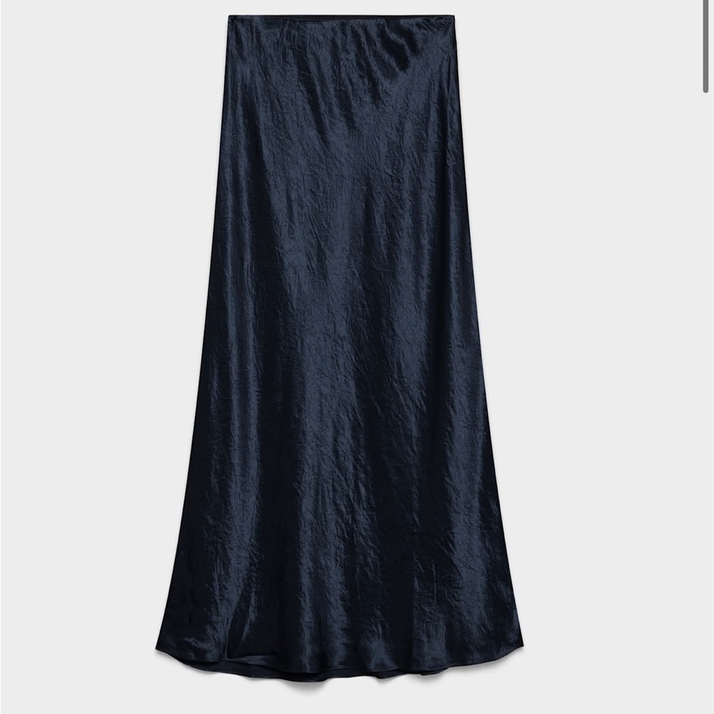 Aritzia Babaton Satin Skirt